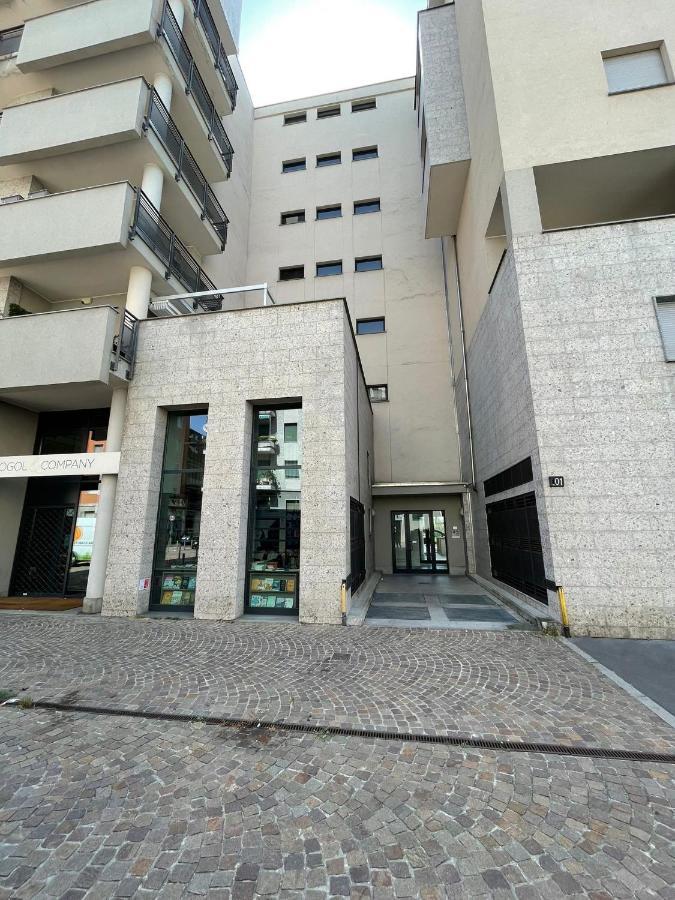 Tortona-Design District, Splendido Appartamento Con Garage Privato Milan Bagian luar foto
